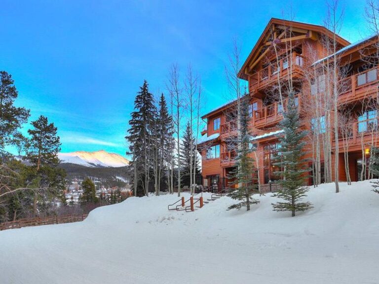 Mountain Thunder Lodge